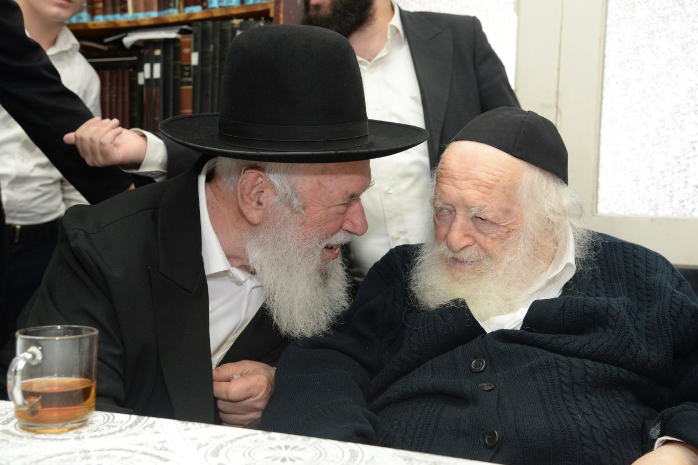 צפו: הגר"מ סילמן הוכתר בבית שר התורה