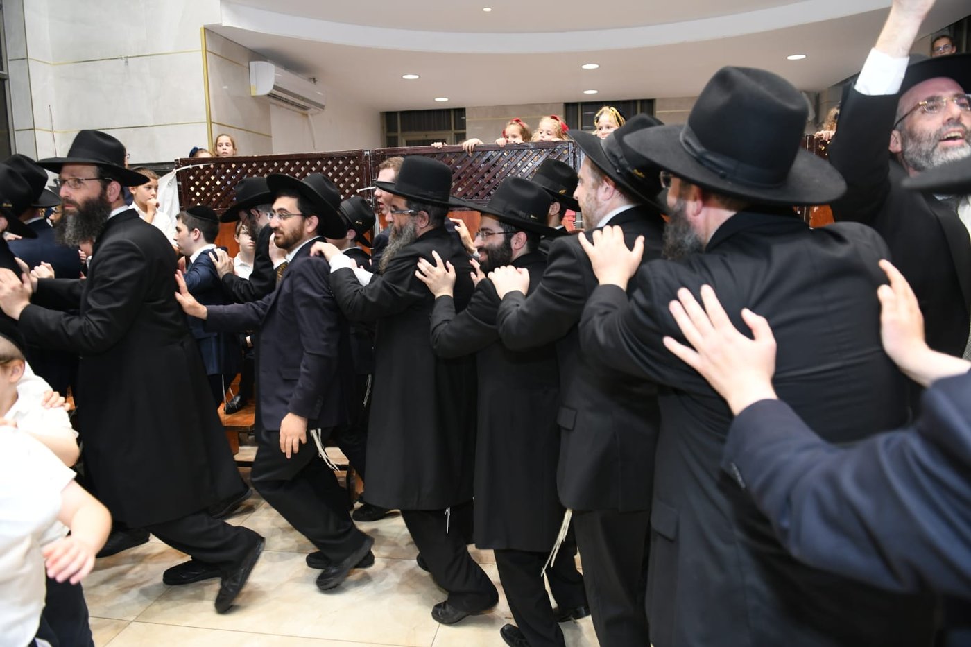 שמחת בית השואבה עם הגר"ש גלאי • צפו