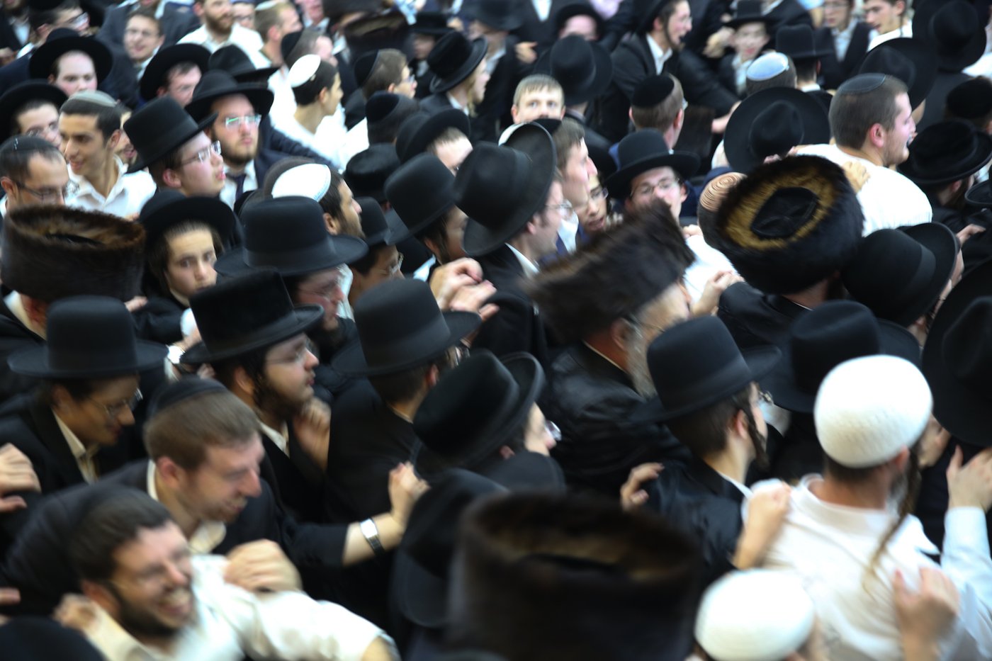 תיעוד סוחף: שמחת בית השואבה ב'קרלין סטולין'