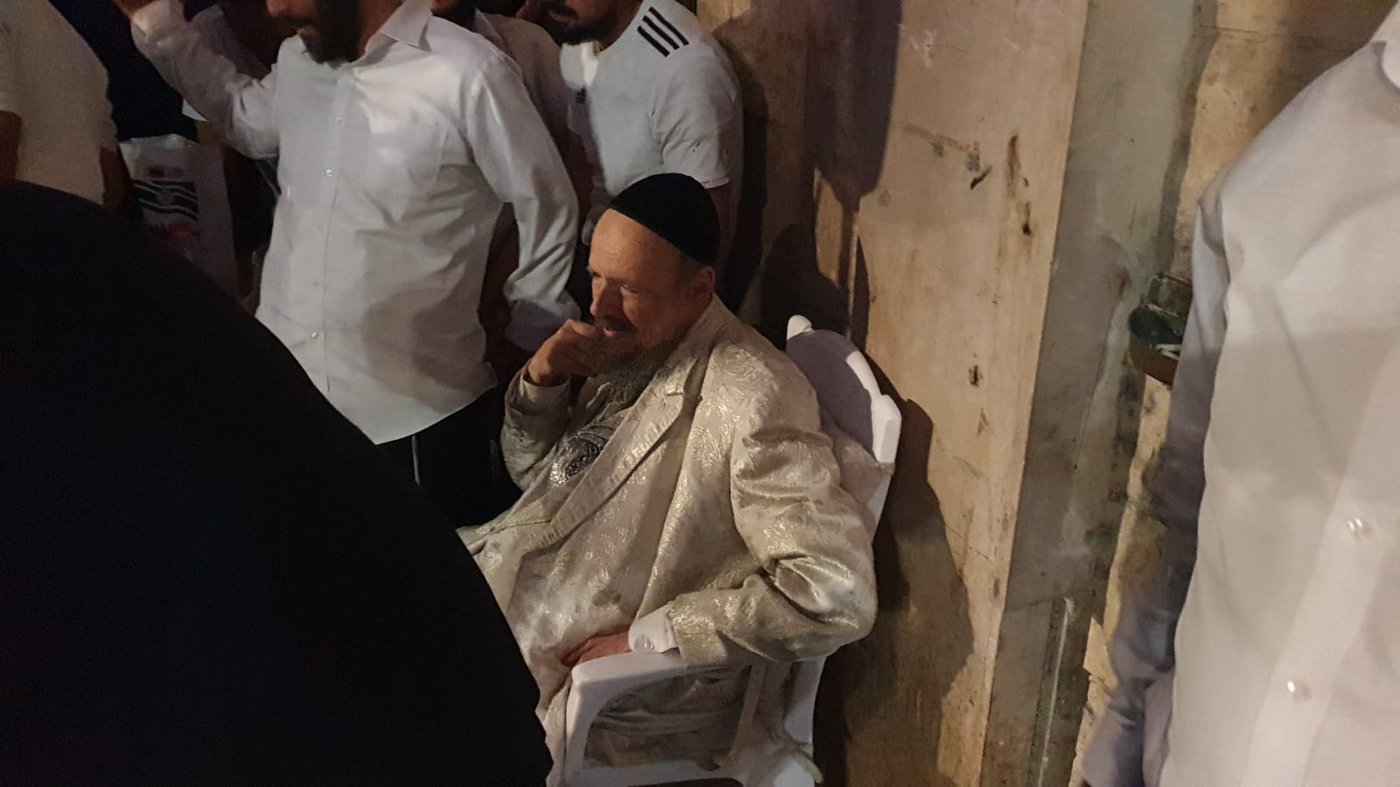 תושבים לרב קוק: "אם תלך - כולנו אחריך"