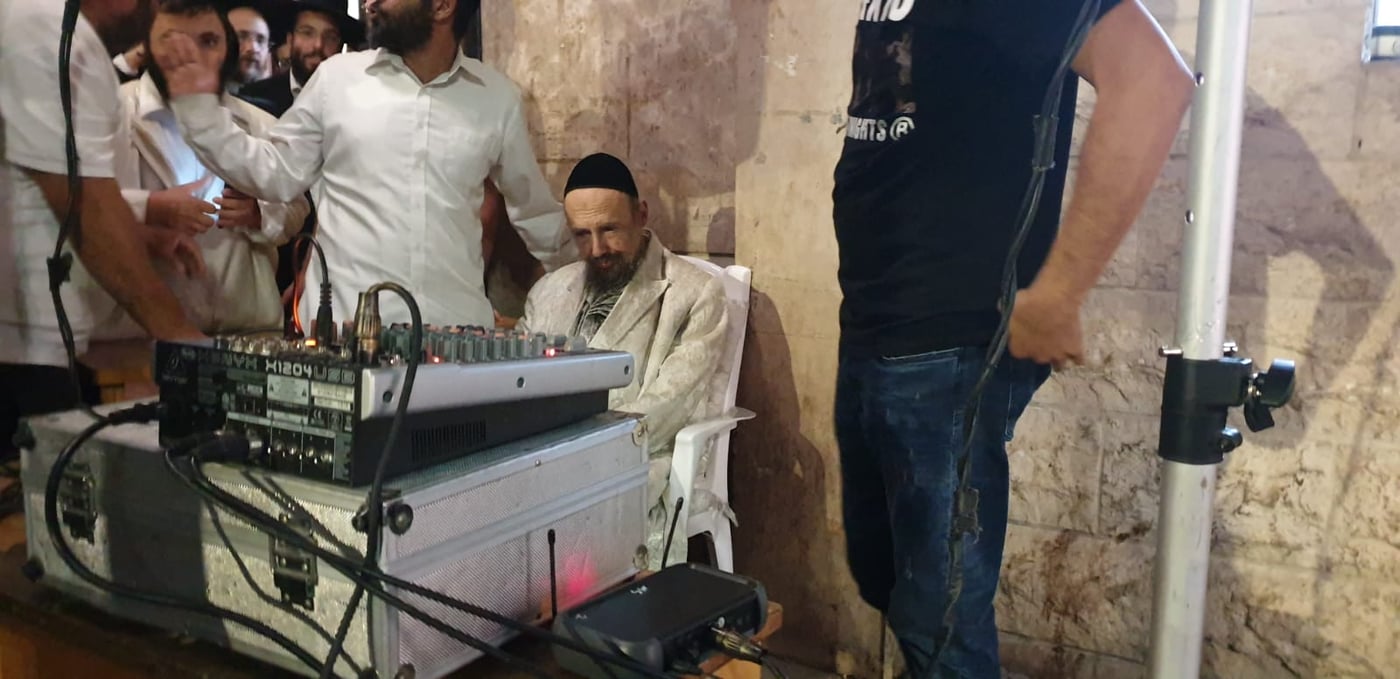 תושבים לרב קוק: "אם תלך - כולנו אחריך"