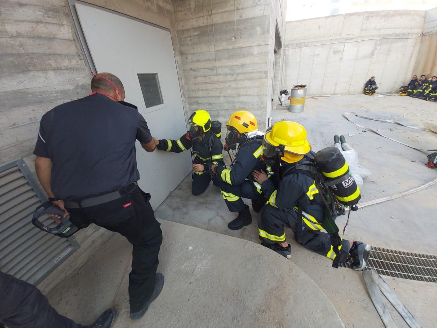 לוחמי אש ישראלים וכבאים פלסטינים בתרגיל משותף