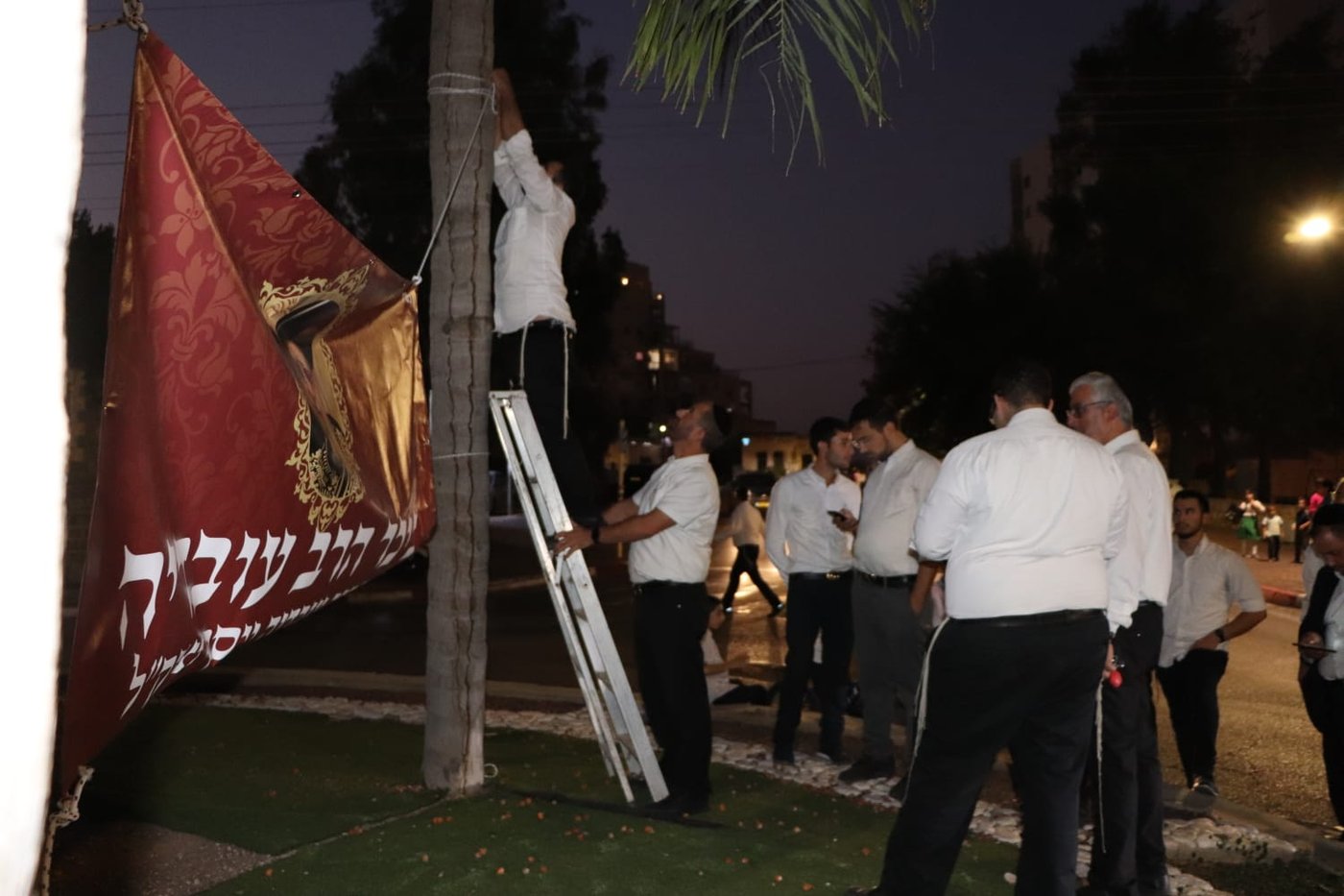 התושבים החליטו: "כיכר הרב עובדיה" • צפו