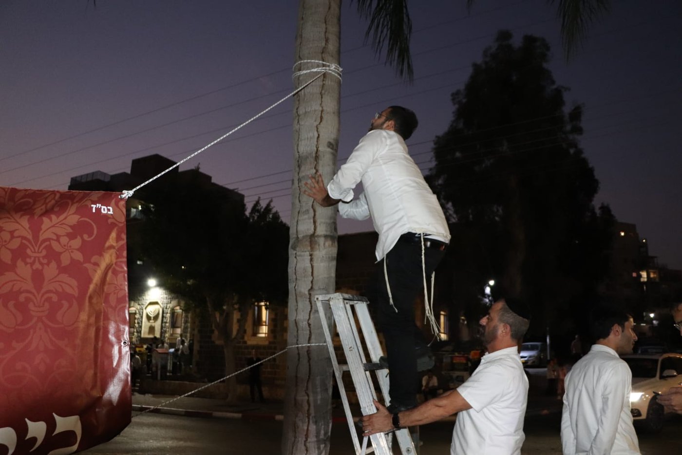 התושבים החליטו: "כיכר הרב עובדיה" • צפו