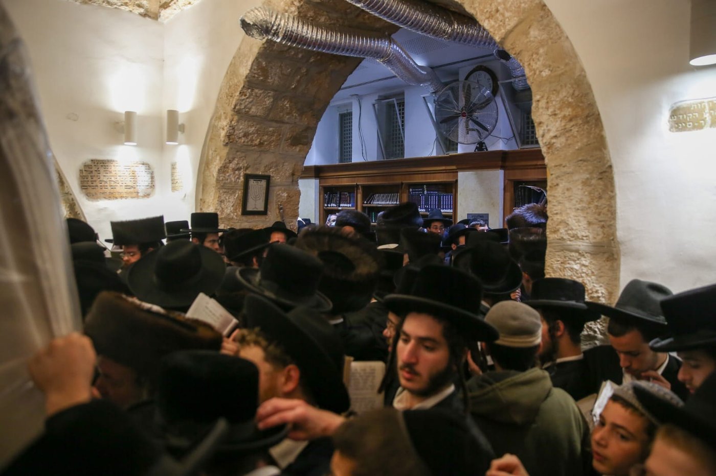 מִנְעִי קוֹלֵךְ מִבֶּכִי; המונים בהילולת רחל אמנו