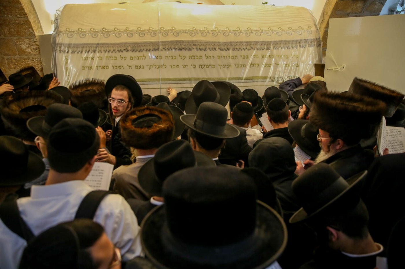 מִנְעִי קוֹלֵךְ מִבֶּכִי; המונים בהילולת רחל אמנו