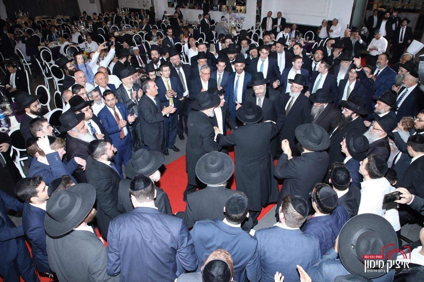 רבה של בת ים חיתן את בנו; הראשל"צ כובד בסידור חופה