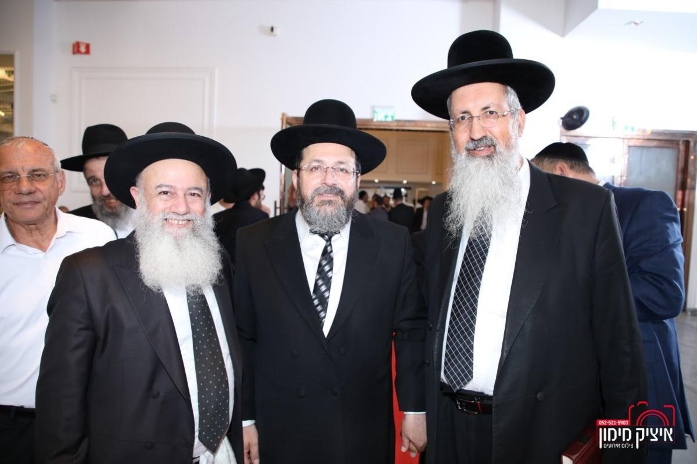 רבה של בת ים חיתן את בנו; הראשל"צ כובד בסידור חופה