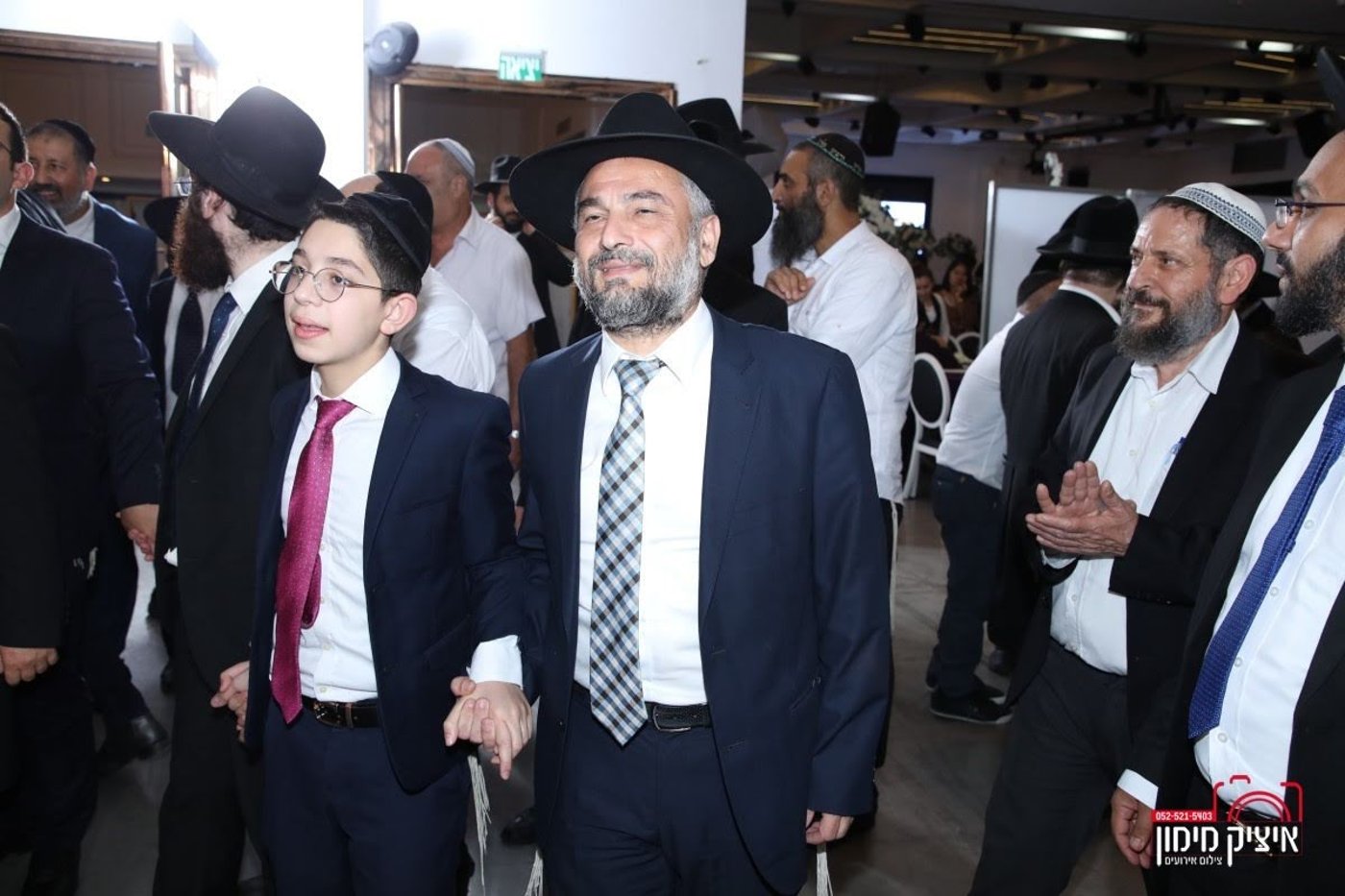 רבה של בת ים חיתן את בנו; הראשל"צ כובד בסידור חופה