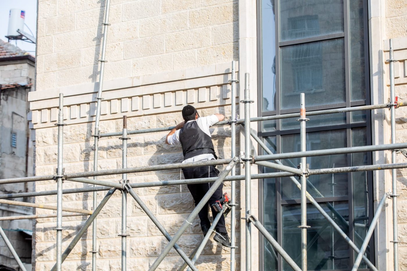 כך נערכים בירושלים לביקור האדמו"ר מסאטמר