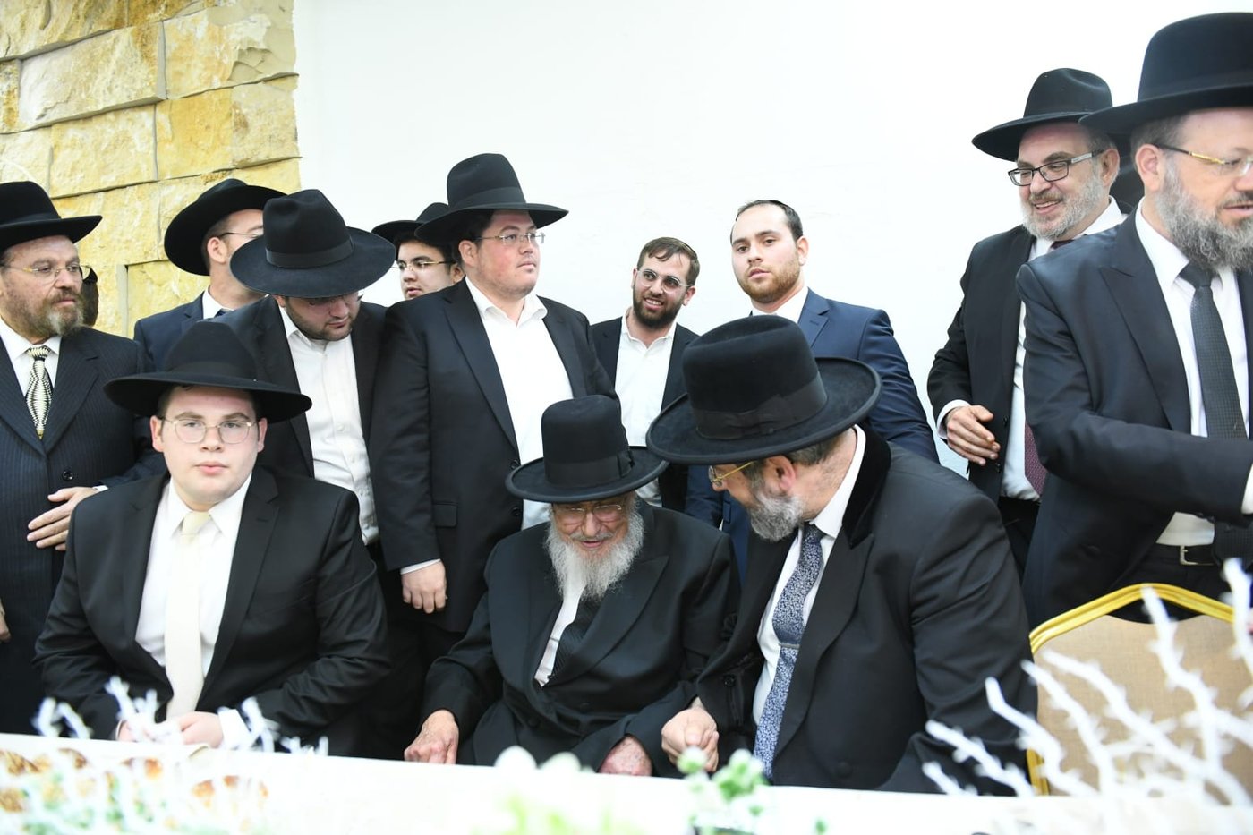 כל המי ומי בחתונת בנו של ח"כ יעקב אשר. צפו