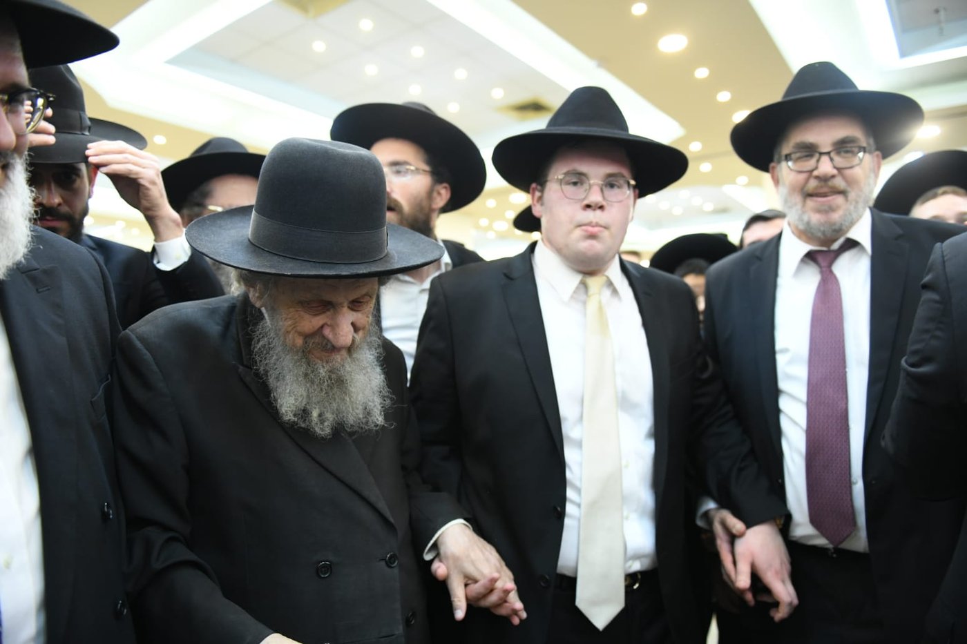 כל המי ומי בחתונת בנו של ח"כ יעקב אשר. צפו