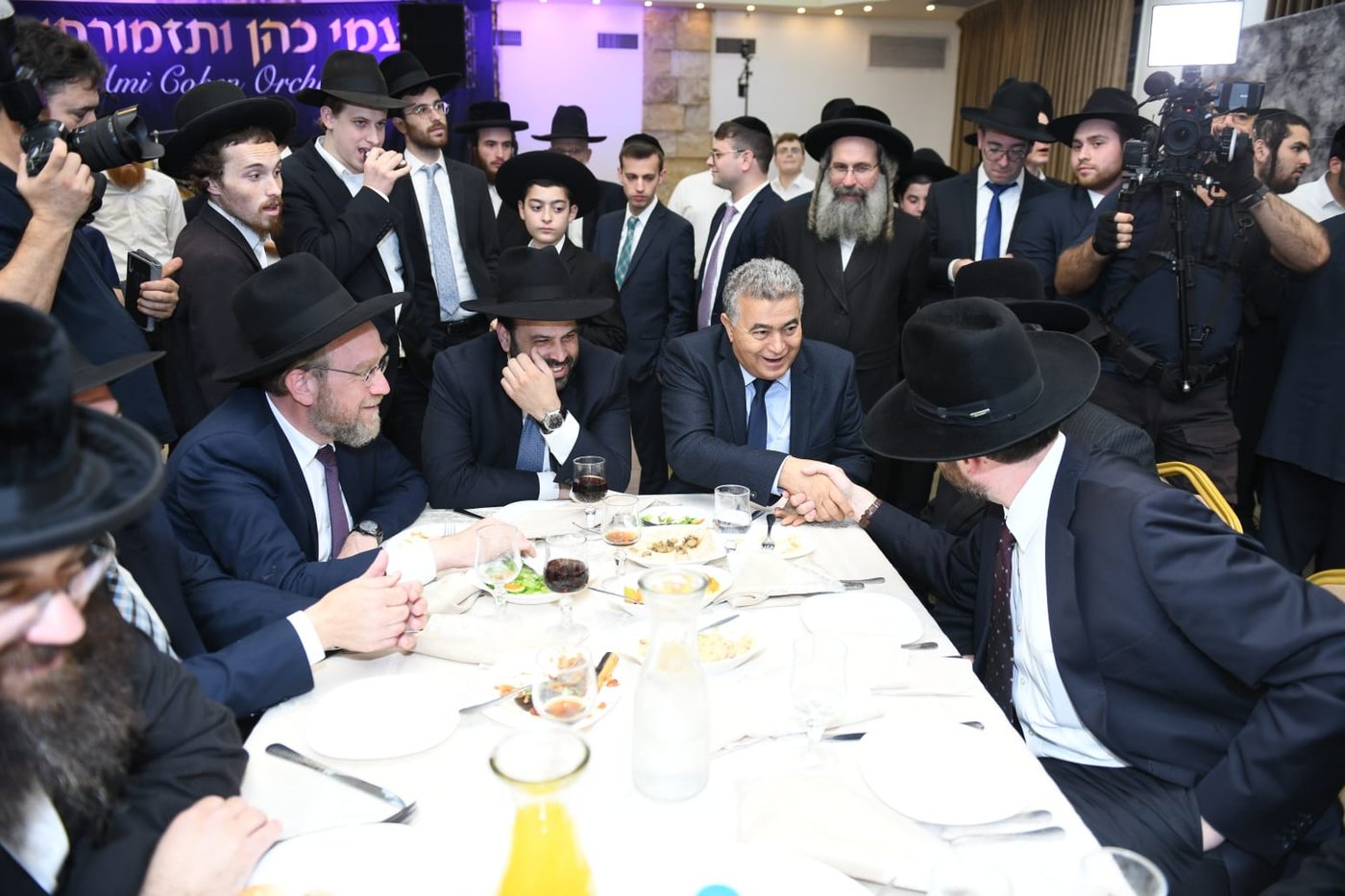 כל המי ומי בחתונת בנו של ח"כ יעקב אשר. צפו