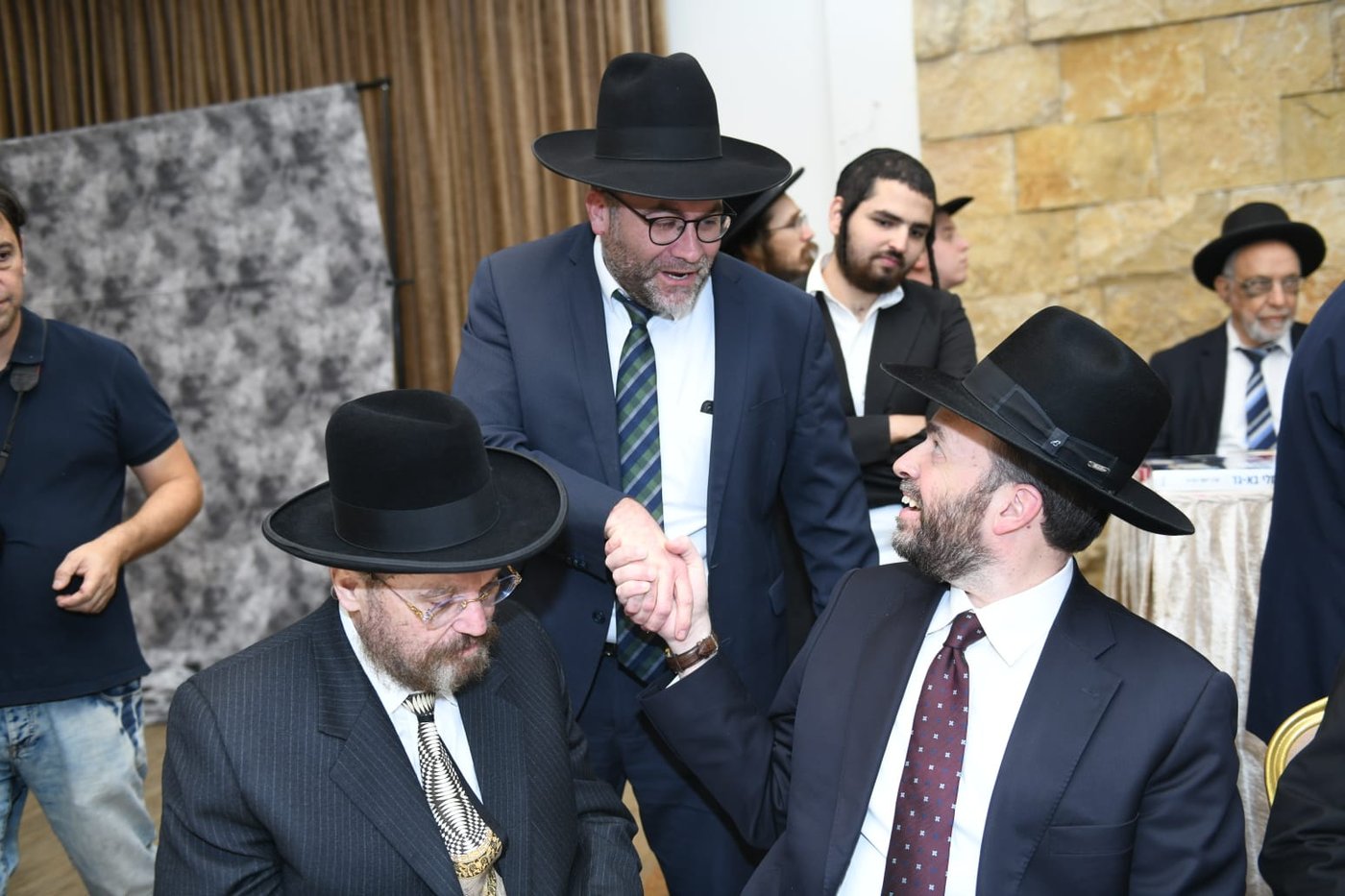 כל המי ומי בחתונת בנו של ח"כ יעקב אשר. צפו