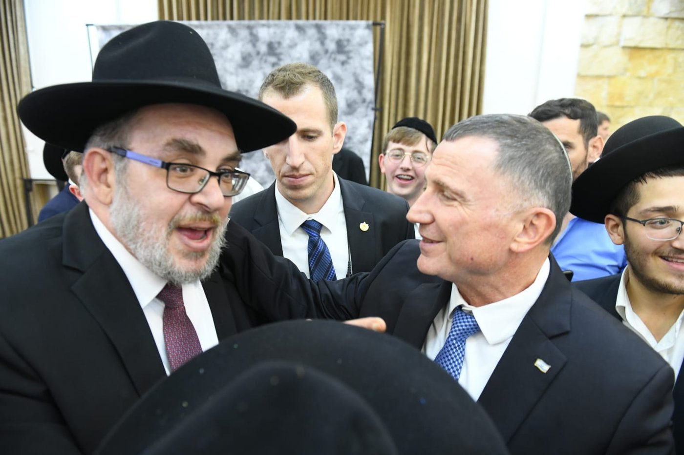 כל המי ומי בחתונת בנו של ח"כ יעקב אשר. צפו