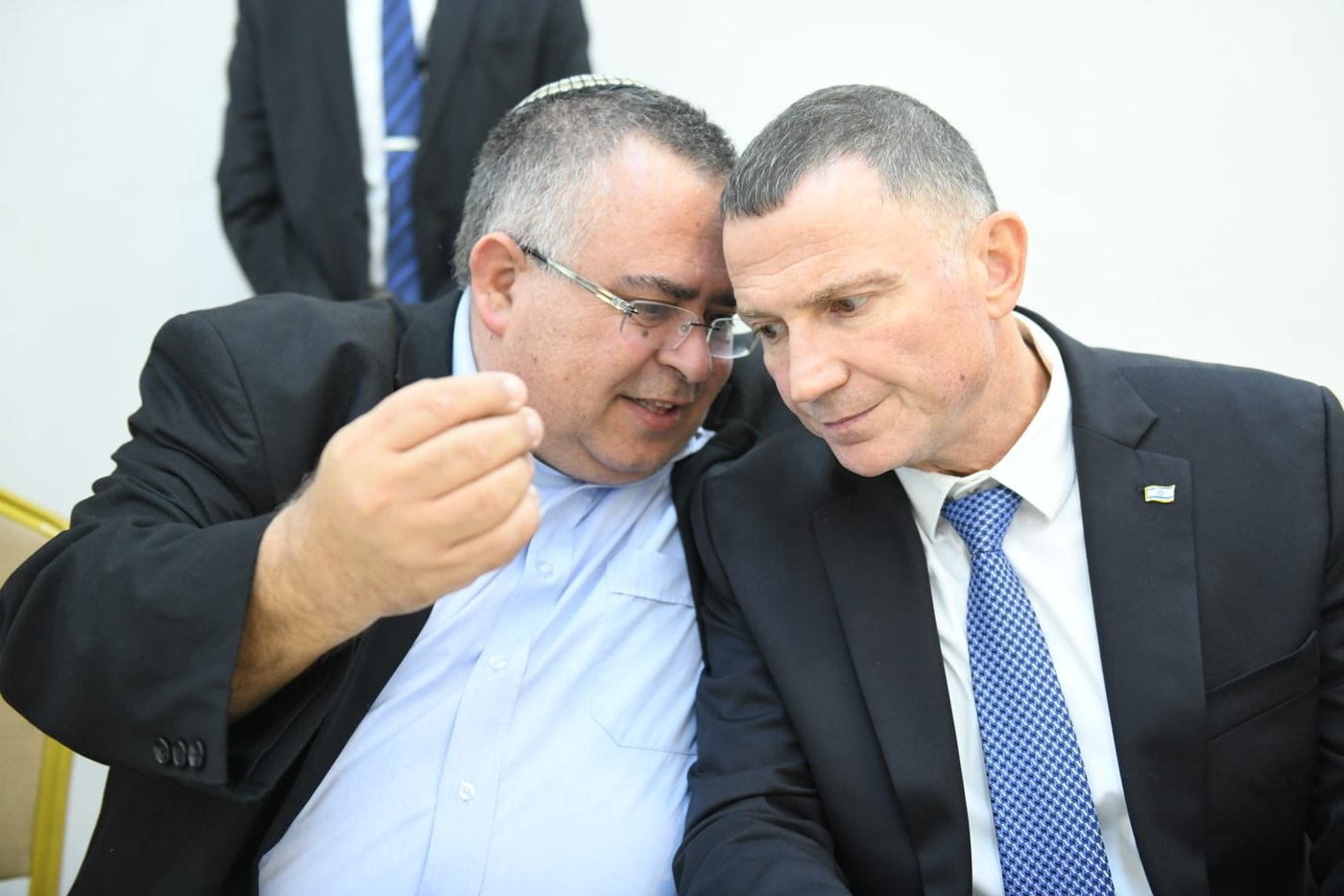 כל המי ומי בחתונת בנו של ח"כ יעקב אשר. צפו