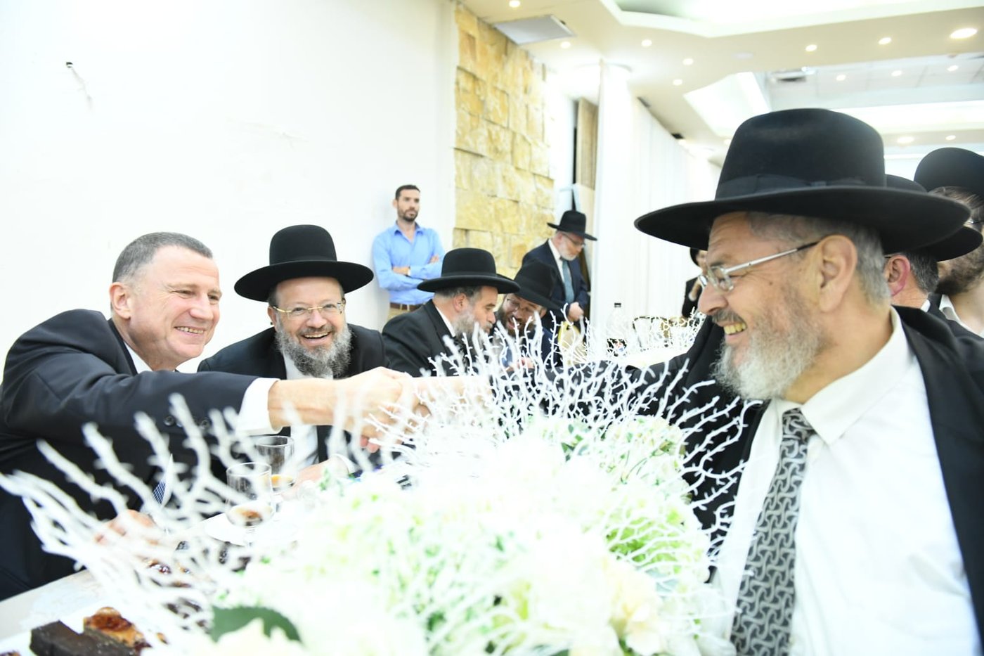 כל המי ומי בחתונת בנו של ח"כ יעקב אשר. צפו