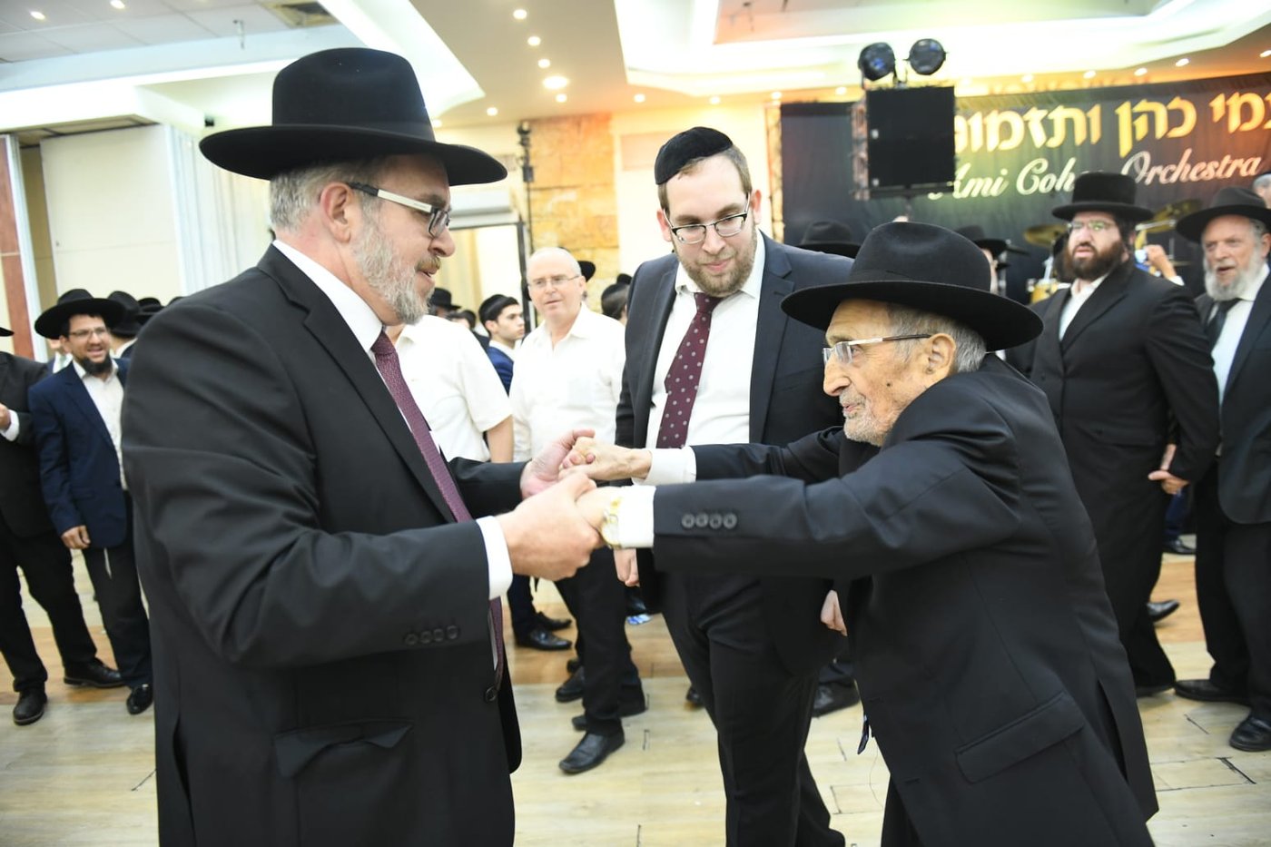 כל המי ומי בחתונת בנו של ח"כ יעקב אשר. צפו