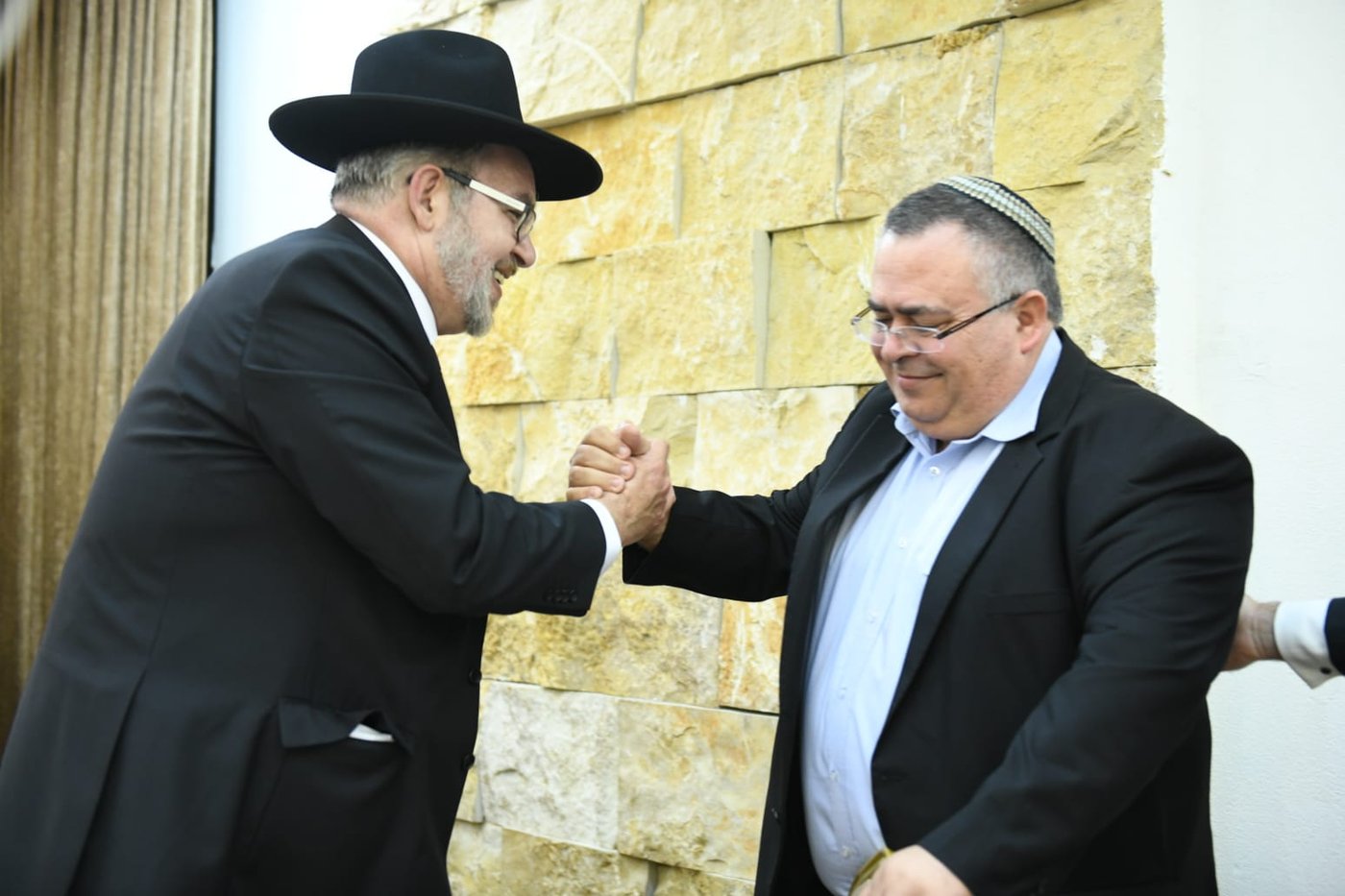 כל המי ומי בחתונת בנו של ח"כ יעקב אשר. צפו