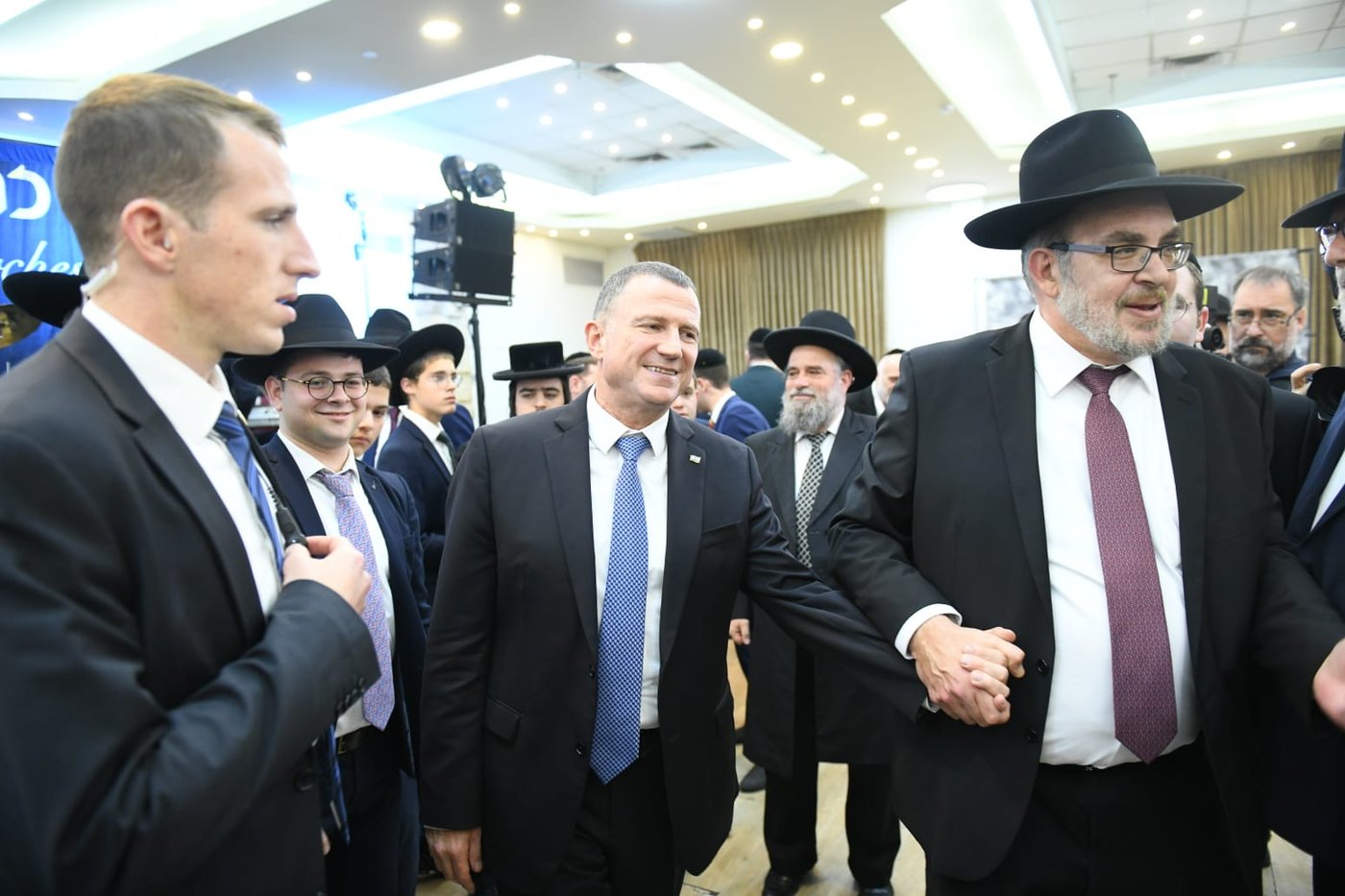 כל המי ומי בחתונת בנו של ח"כ יעקב אשר. צפו