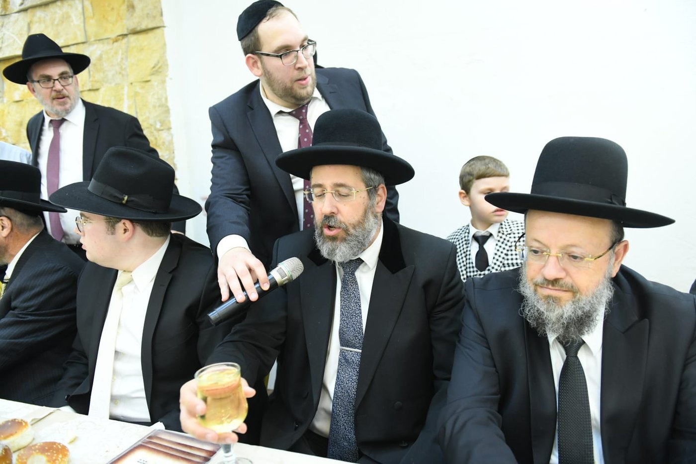 כל המי ומי בחתונת בנו של ח"כ יעקב אשר. צפו