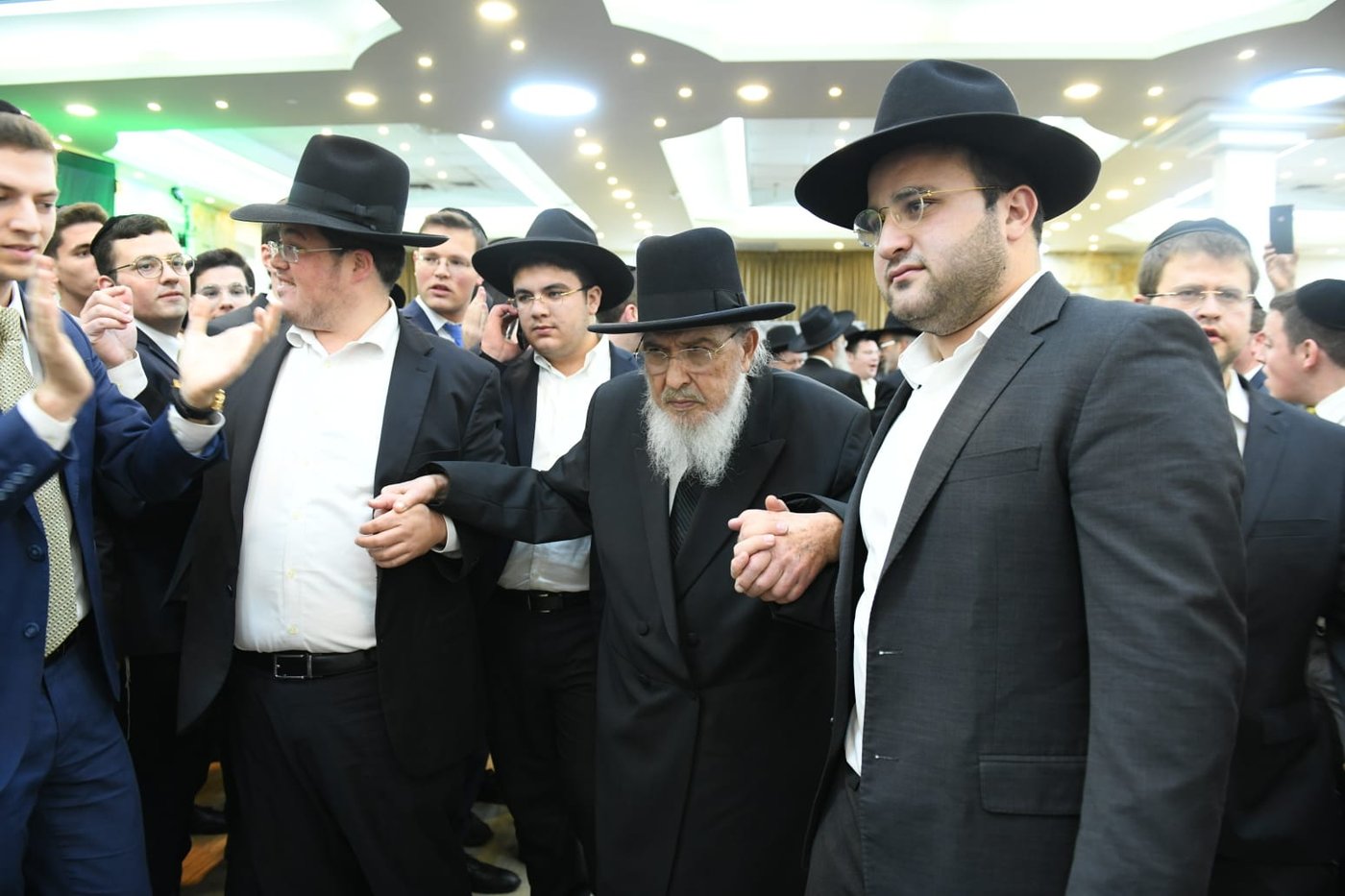 כל המי ומי בחתונת בנו של ח"כ יעקב אשר. צפו