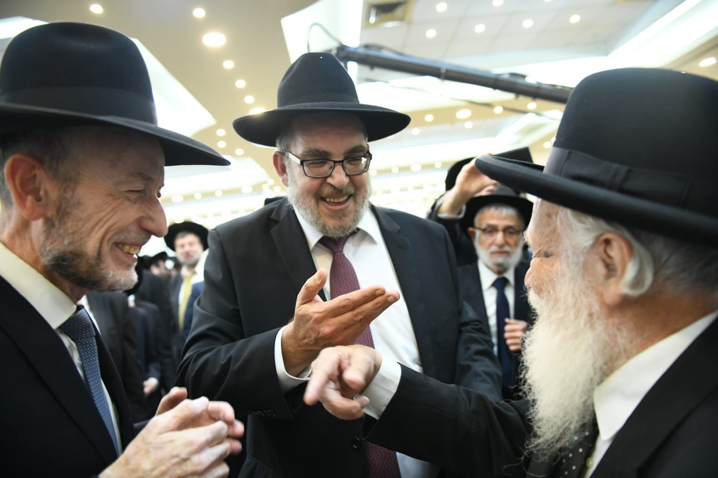 כל המי ומי בחתונת בנו של ח"כ יעקב אשר. צפו