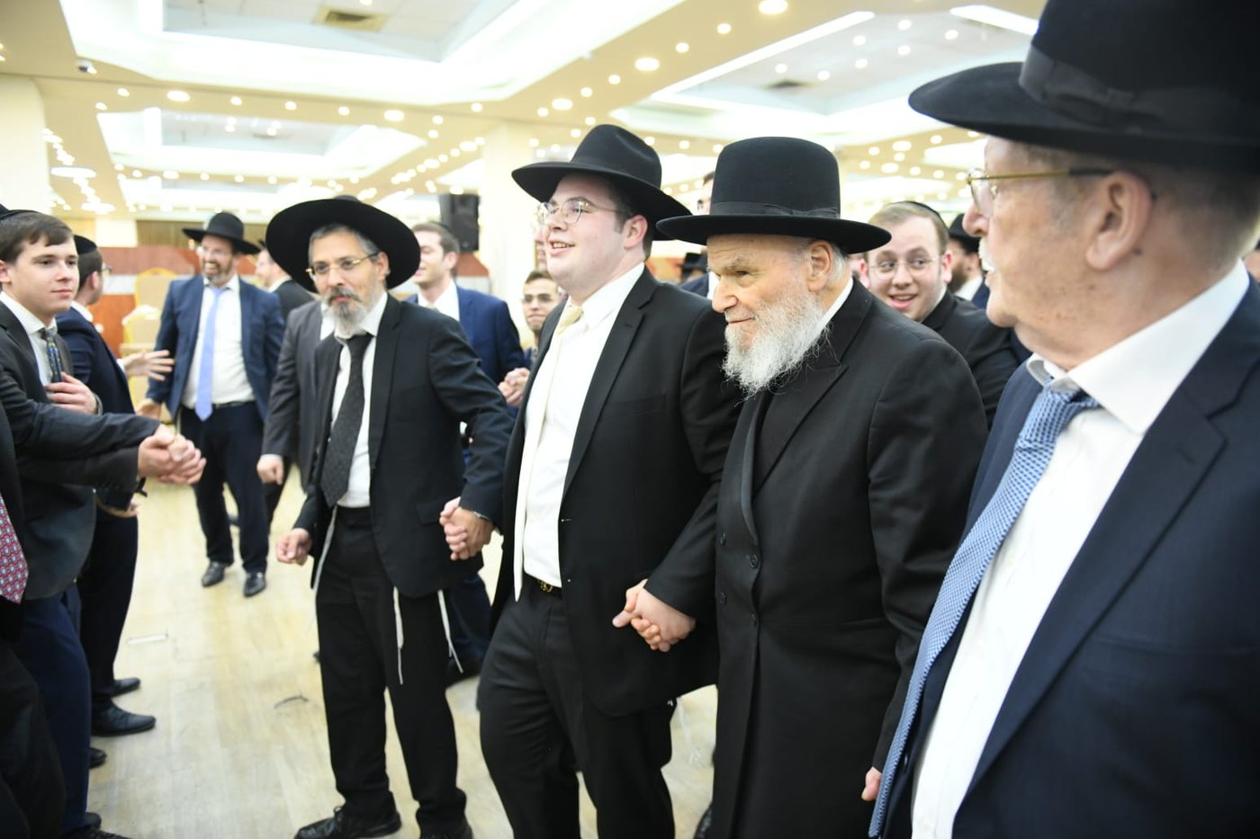 כל המי ומי בחתונת בנו של ח"כ יעקב אשר. צפו
