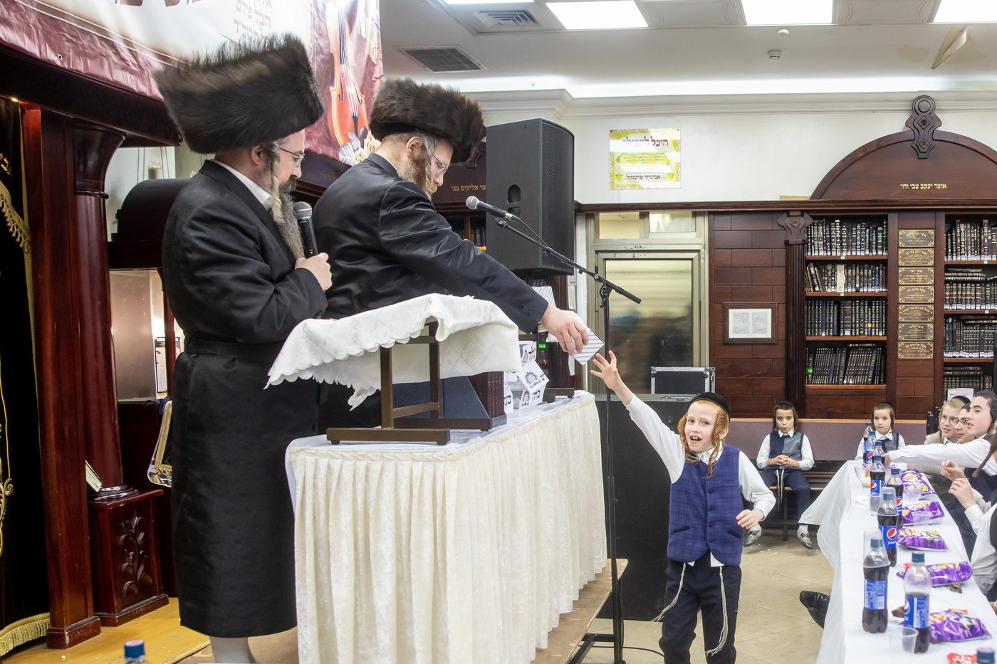 הפרס במסיבת הילדים: ספר התהילים של האדמו"ר