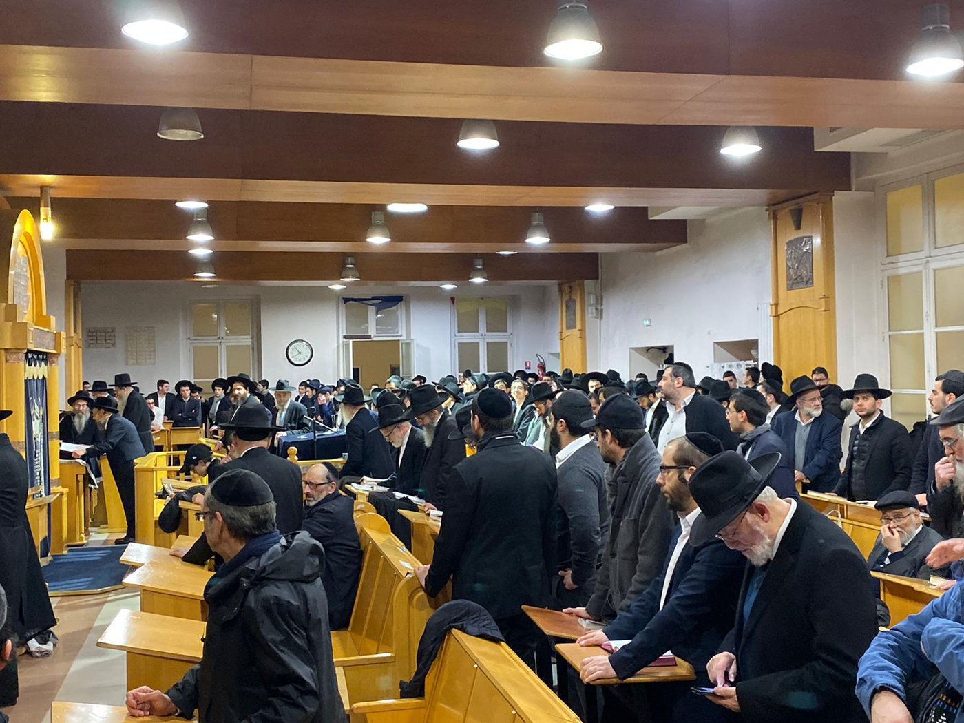 יהודי צרפת בעצרת מספד לגר"נ קרליץ