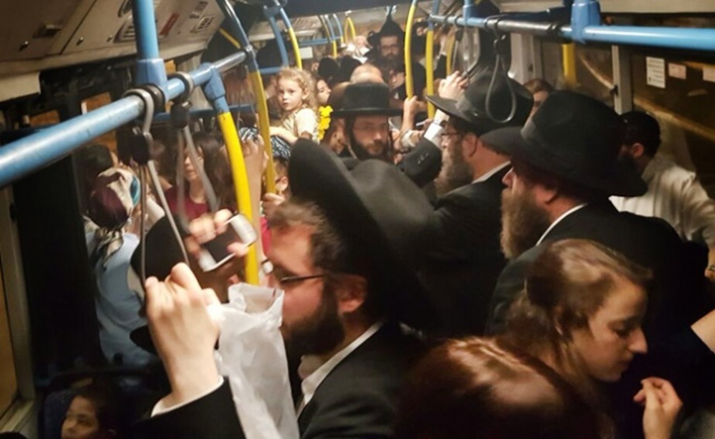אוטובוס עם חרדים