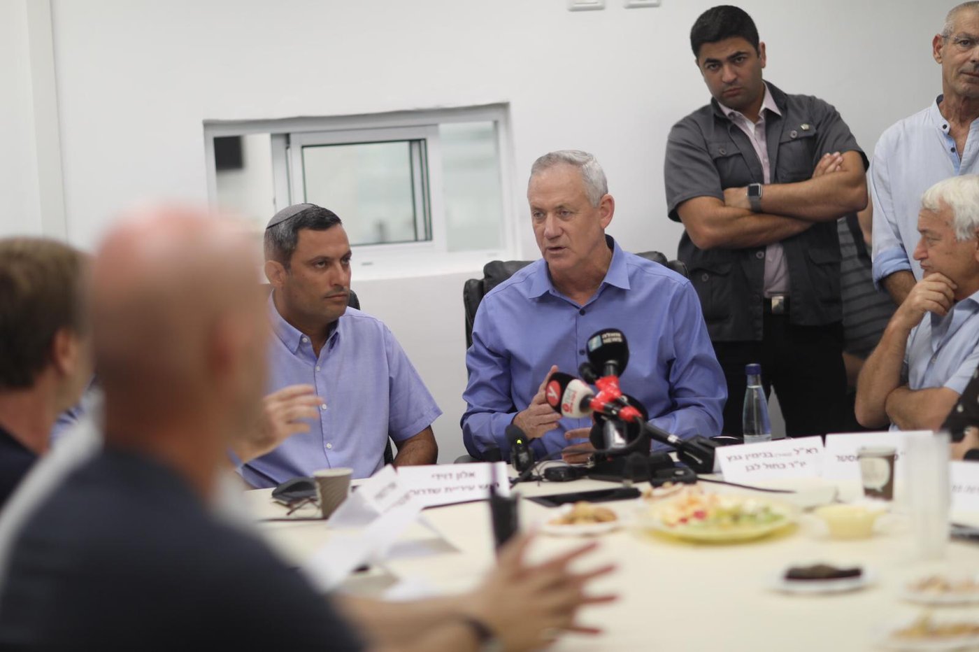 גנץ מגבה את נתניהו: "יש קונצנזוס סביב המבצע"