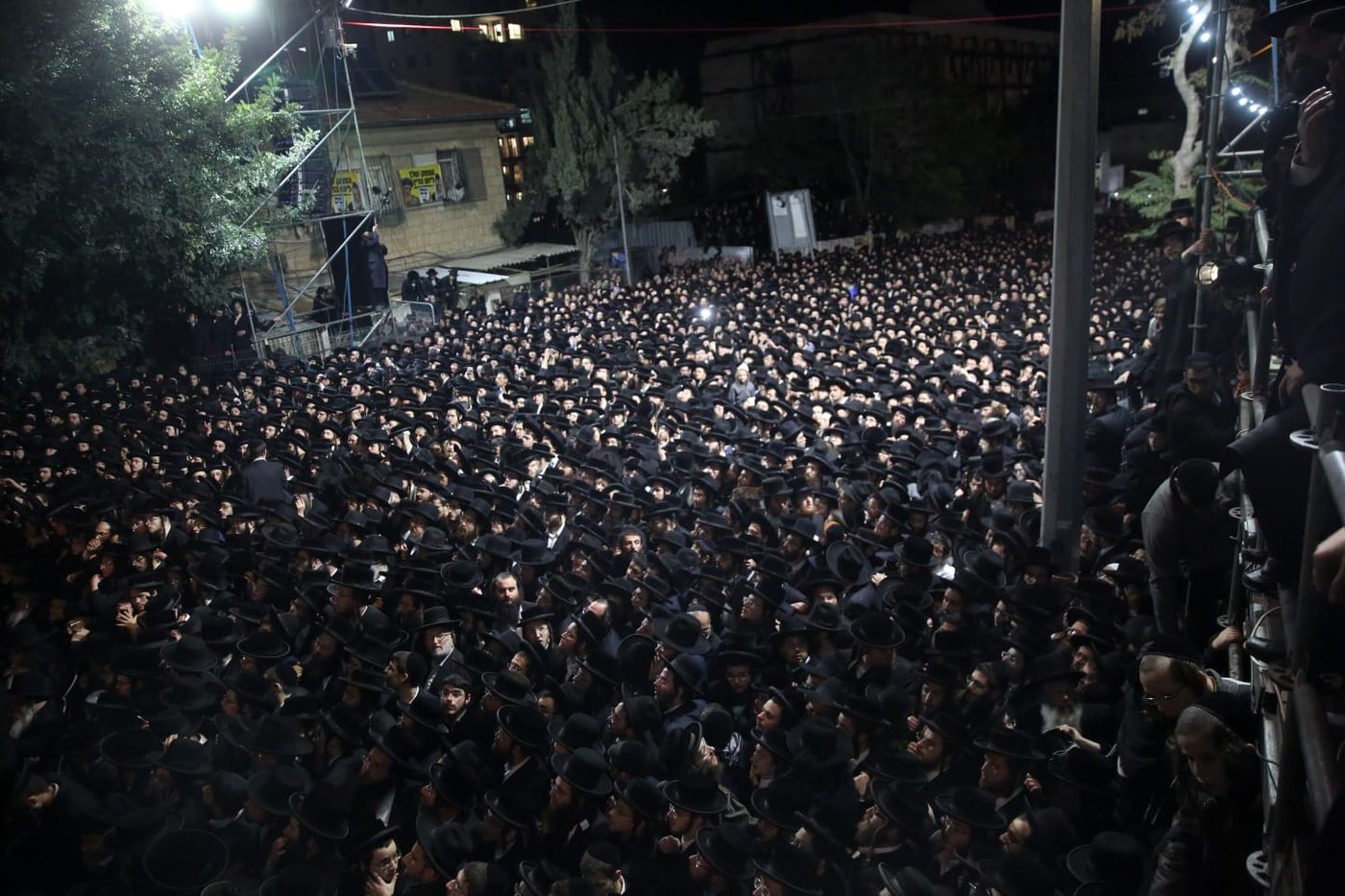 צפו: רבבות בקבלת פנים לאדמו"ר מסאטמר