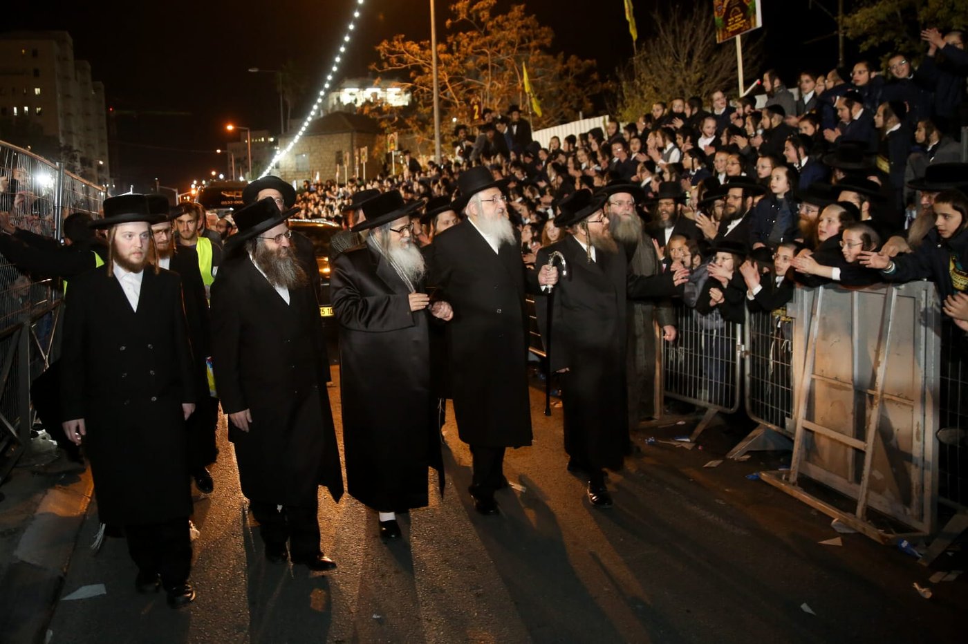 צפו: רבבות בקבלת פנים לאדמו"ר מסאטמר