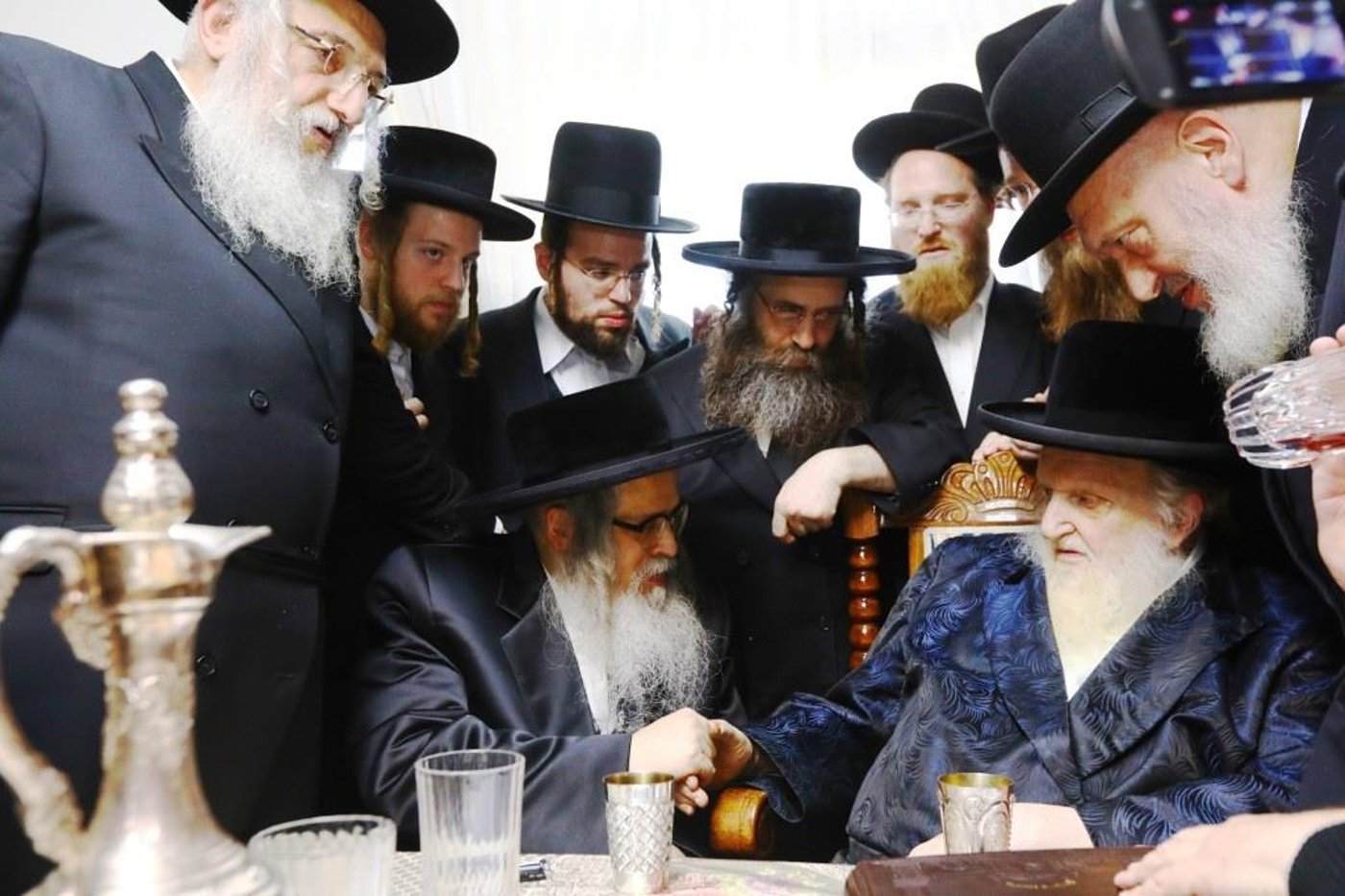 הרבי מסאטמר בביקור אצל הראב"ד הגר"מ שטרנבוך