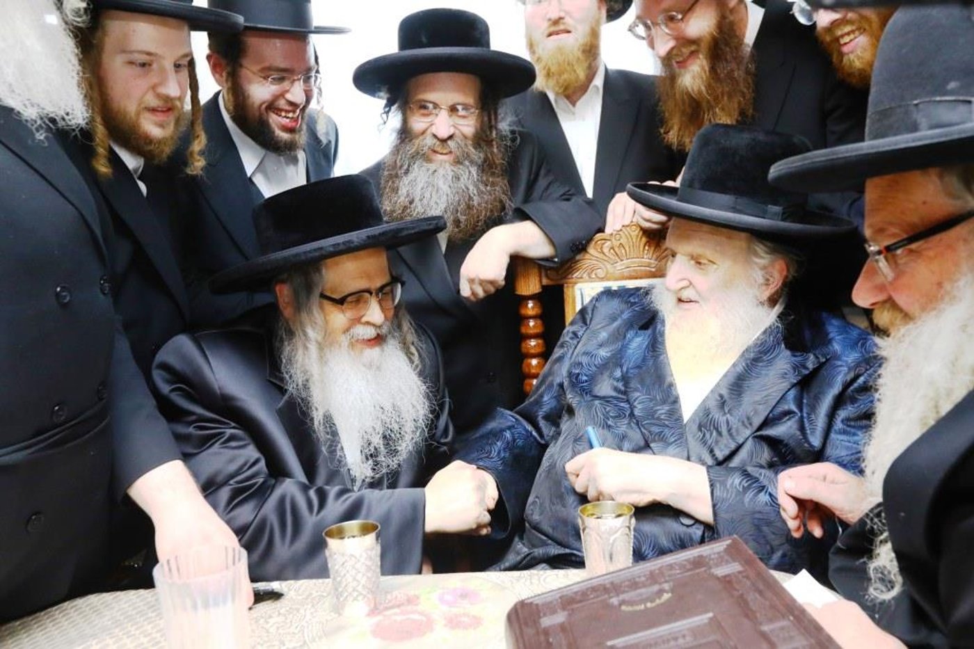 הרבי מסאטמר בביקור אצל הראב"ד הגר"מ שטרנבוך