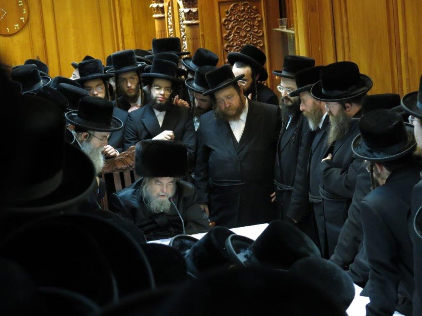 האדמו"ר מבעלזא ערך שני טישים ליארצייט