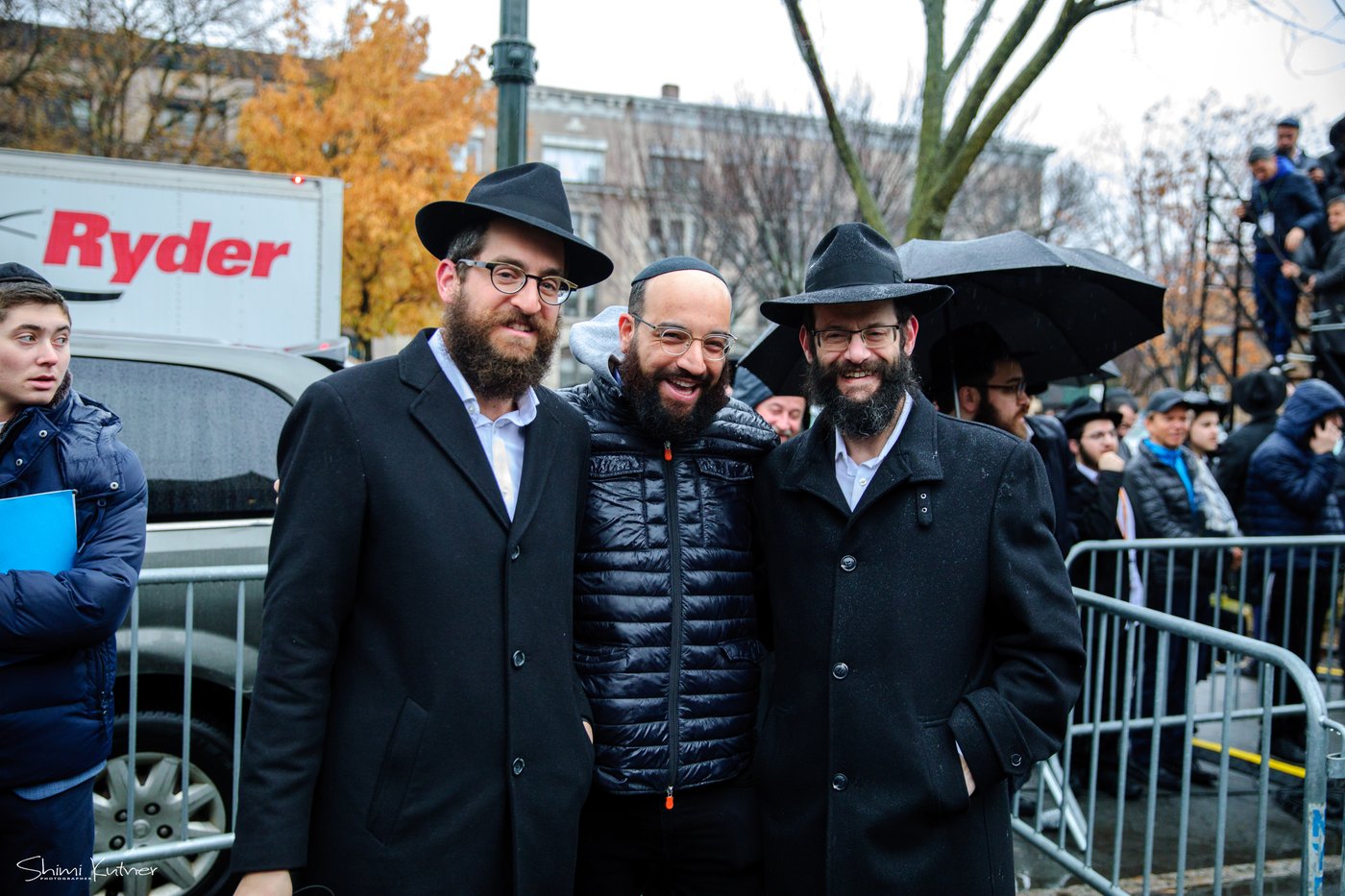 סיקור מיוחד ל'כיכר': שלוחי חב"ד נערכים לתמונה המסורתית