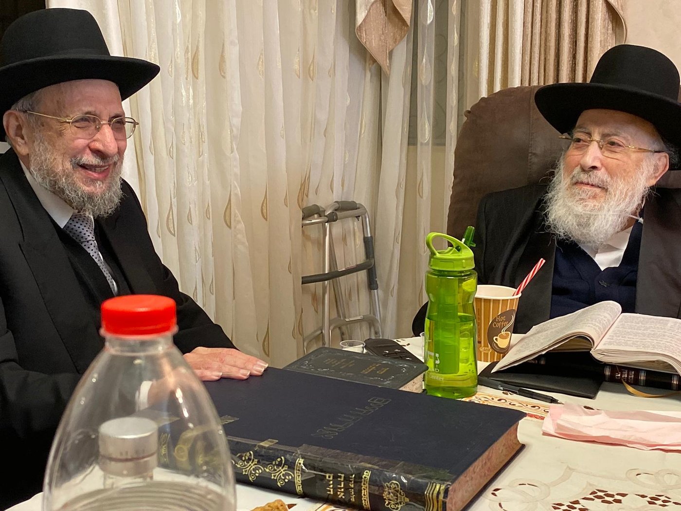 הגאון רבי שמעון אליטוב שב לביתו וכינס דיון הלכתי