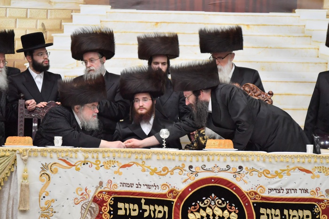 צפו: שמחת ה'אופרוף' וה'פארשפיל' בויז'ניץ