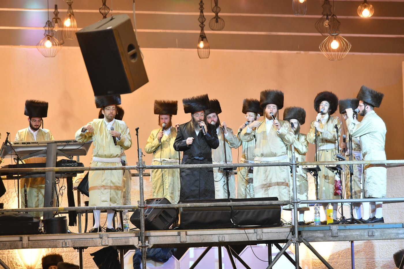 בתולדות אברהם יצחק חגגו את נישואי נכדת האדמו"ר