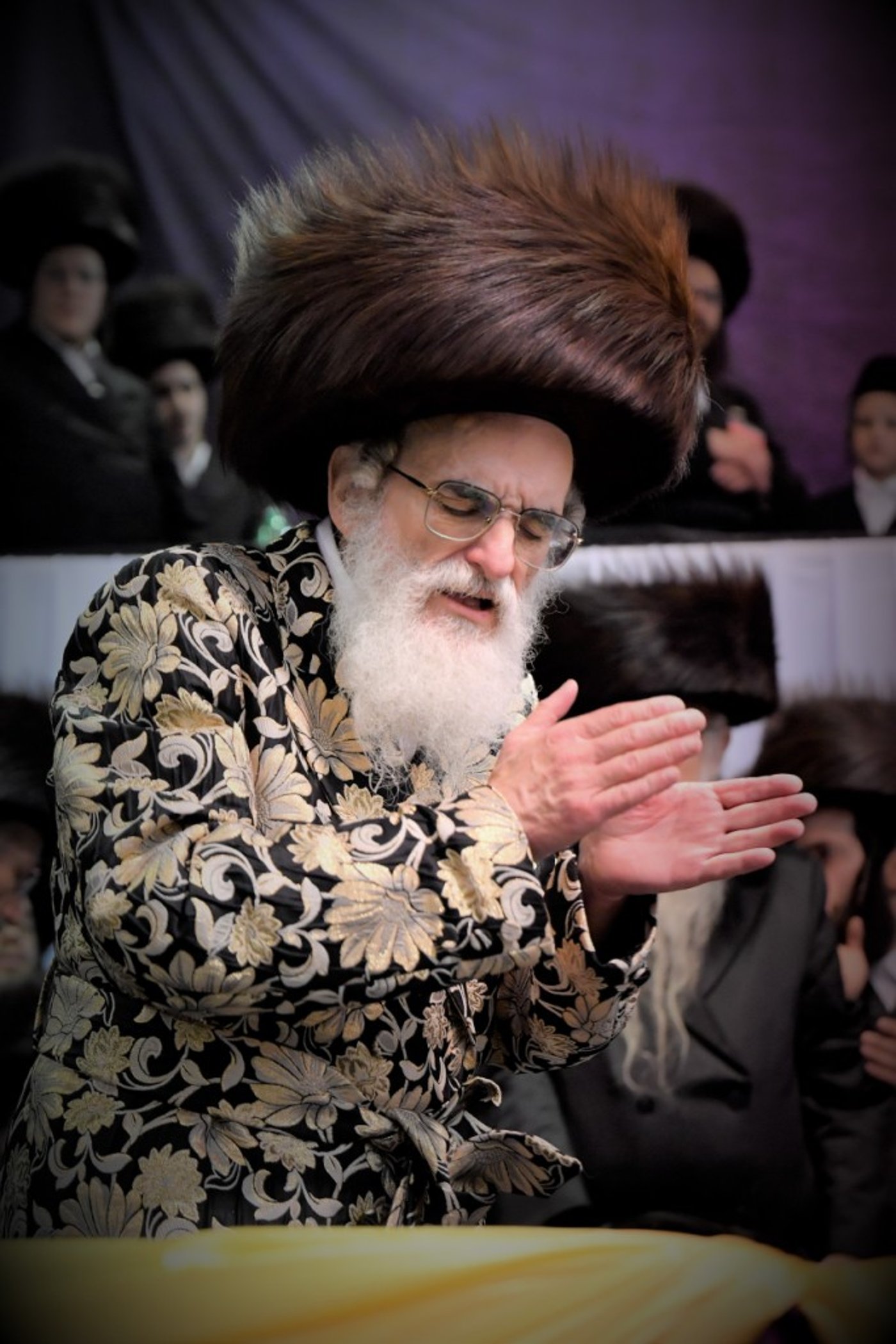 תיעוד: אלפים בחתונת נכד האדמו"ר מויז'ניץ