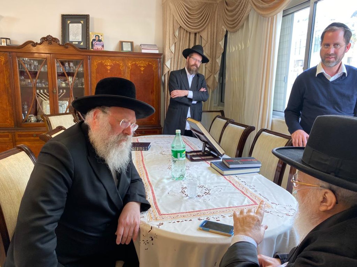 ההתייעצות ההלכתית הפכה ל'התוועדות' נלהבת
