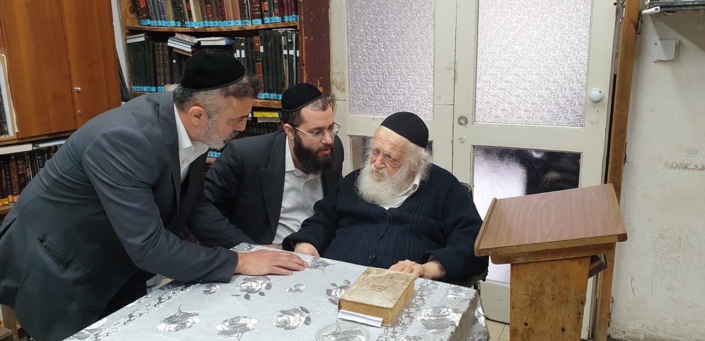 צפו: השחקן עופר הלוי התברך אצל הגר"ח קנייבסקי