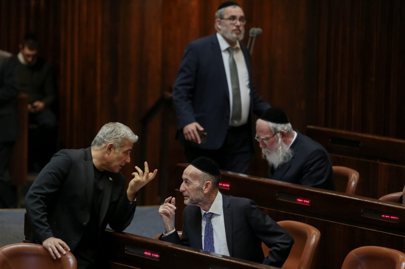תיעוד: על מה שוחחו אורי מקלב ויאיר לפיד?