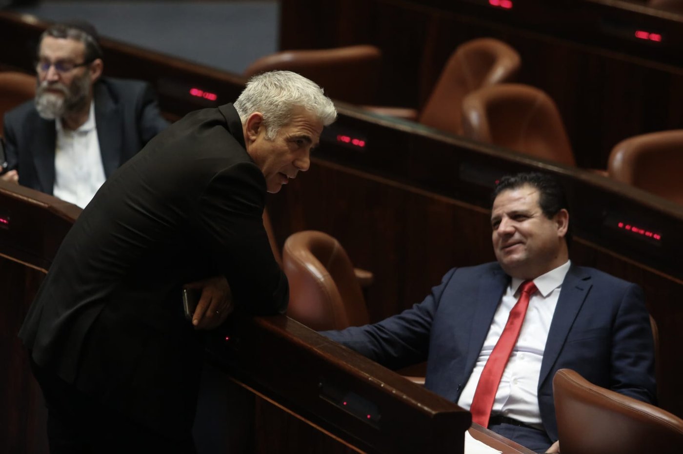 תיעוד: על מה שוחחו אורי מקלב ויאיר לפיד?