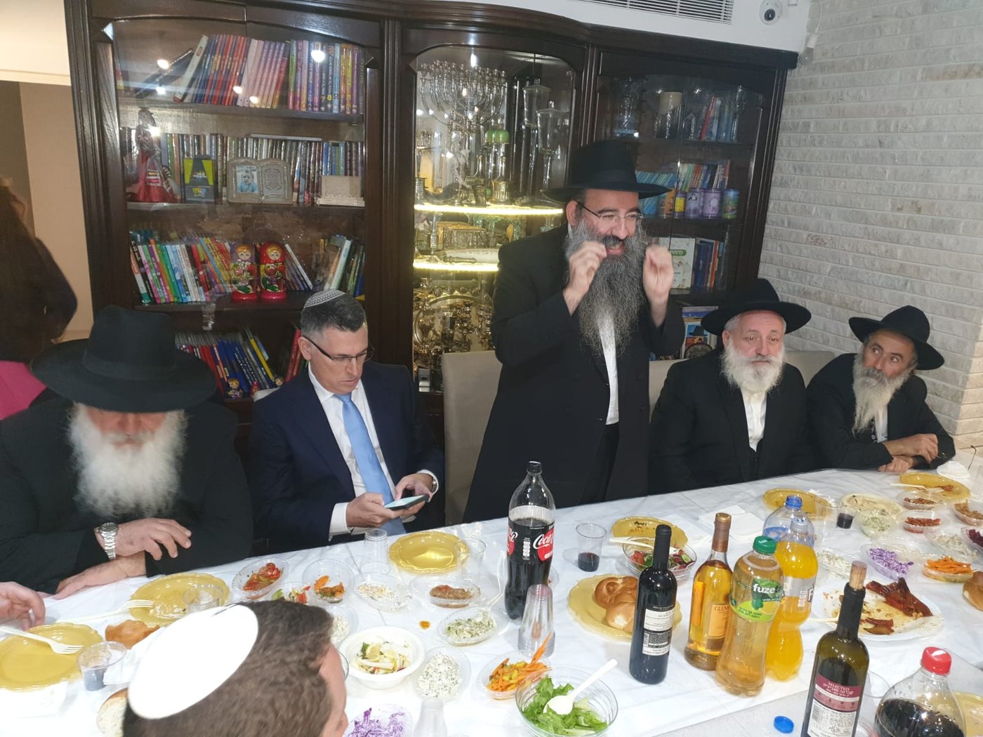 פריימריז? גדעון סער התוועד עם החב"דניקים
