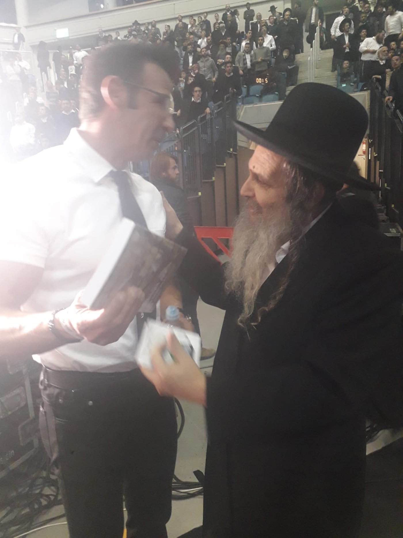 סגן 'מר עולם' יצחק אבישר לרב שלום ארוש: 'בגלל השבת אני רק סגן'