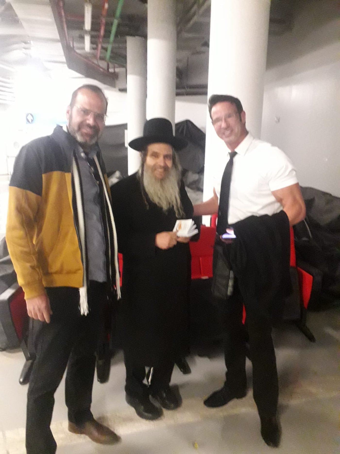 סגן 'מר עולם' יצחק אבישר לרב שלום ארוש: 'בגלל השבת אני רק סגן'