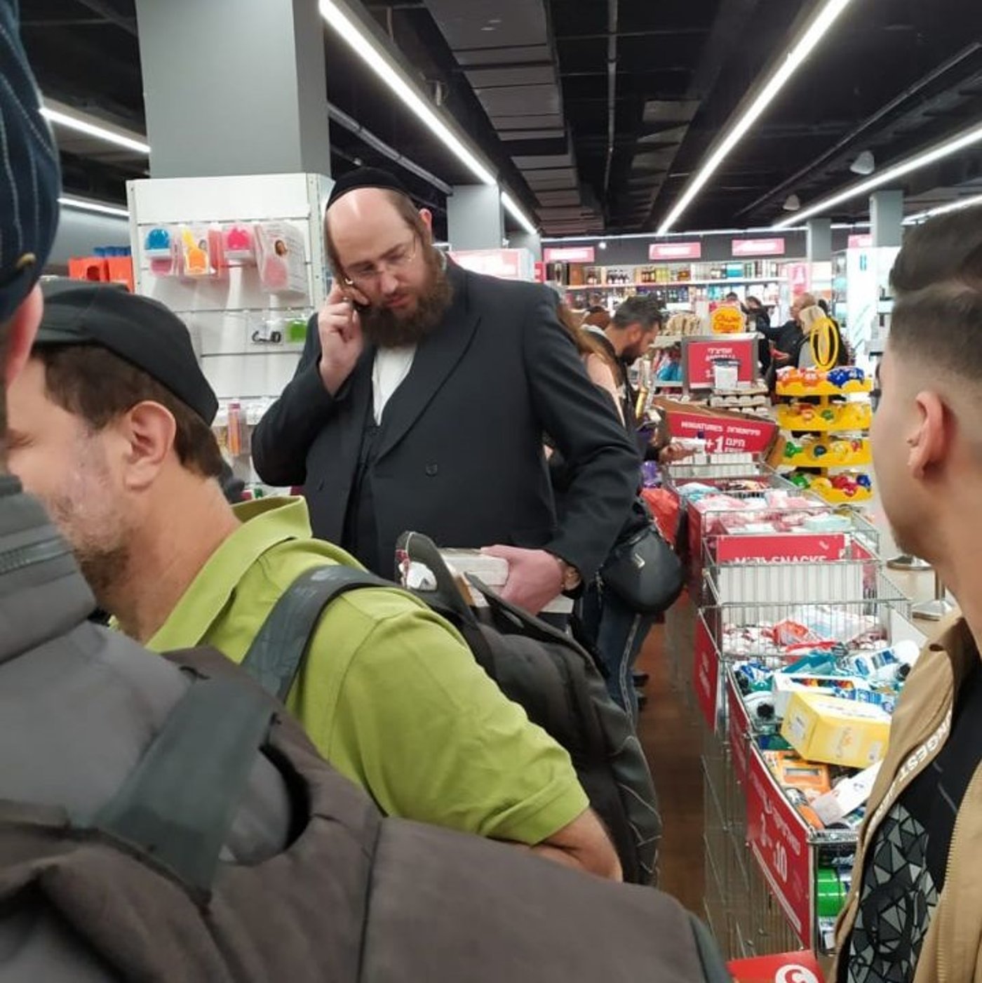 המנצח בשדה